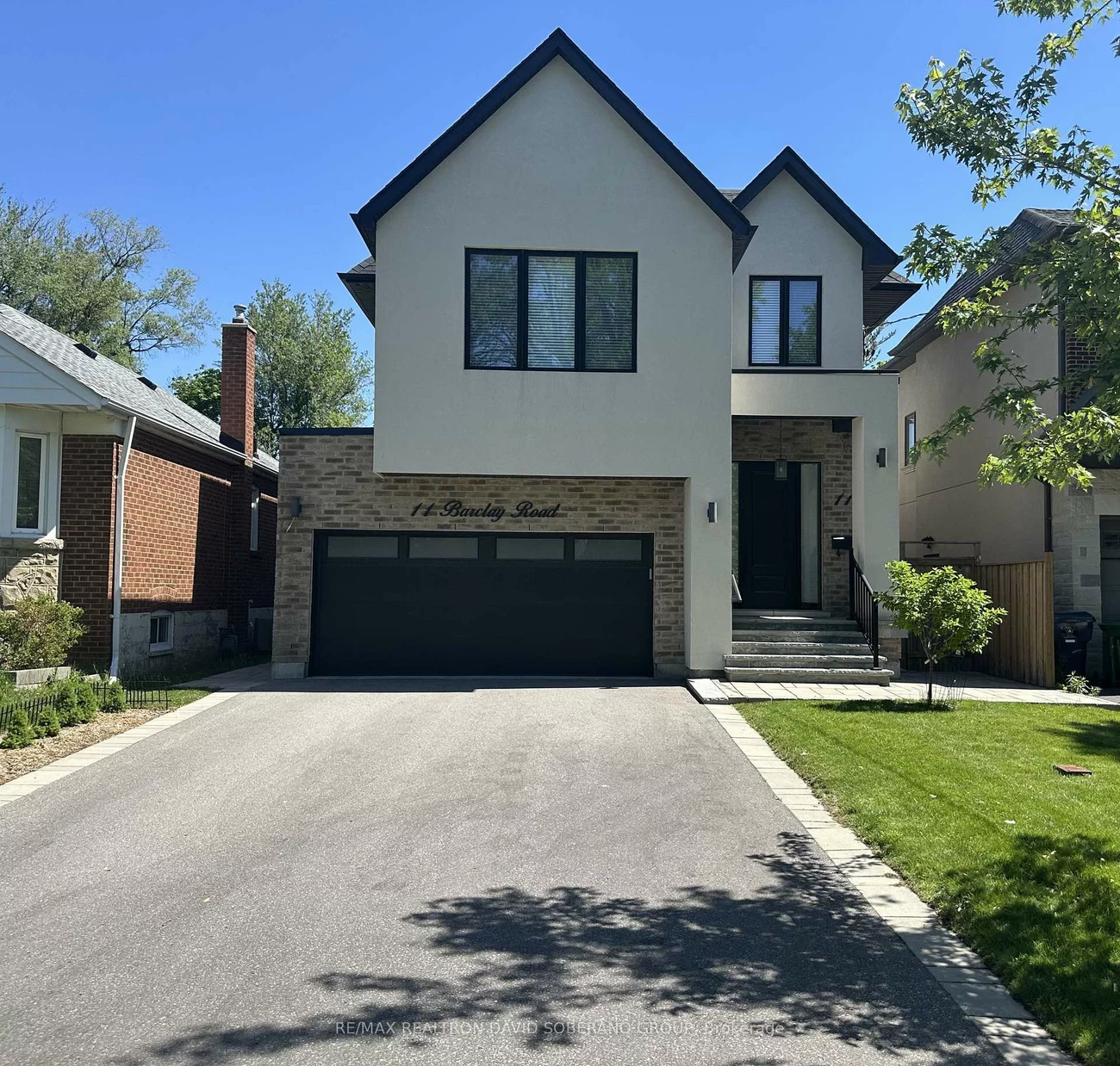 11, Barclay, Clanton Park, Toronto