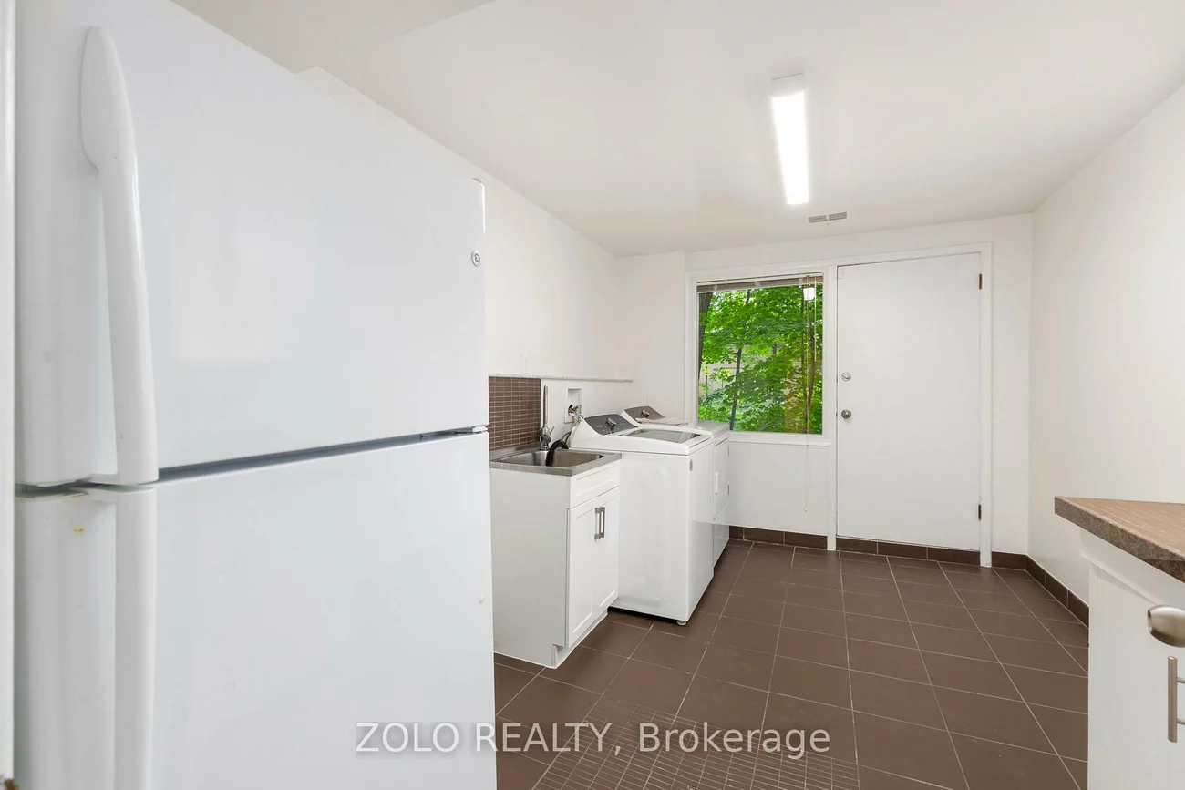 17, Hi Mount, Bayview Village, Toronto