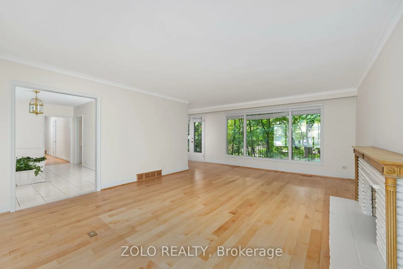 17, Hi Mount, Bayview Village, Toronto