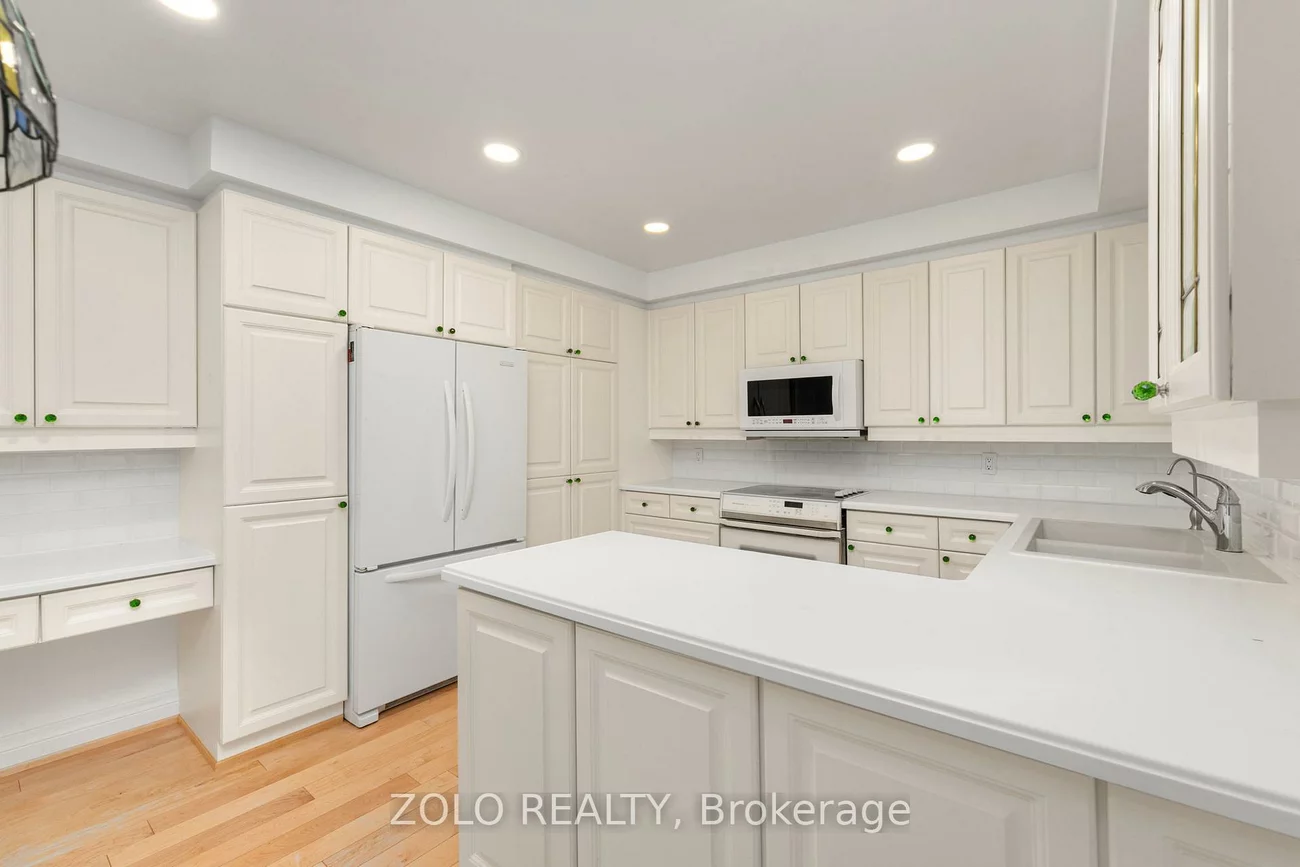 17, Hi Mount, Bayview Village, Toronto
