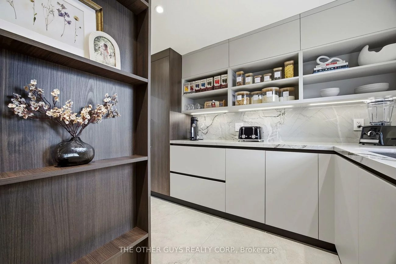 18, Chipstead, Banbury-Don Mills, Toronto
