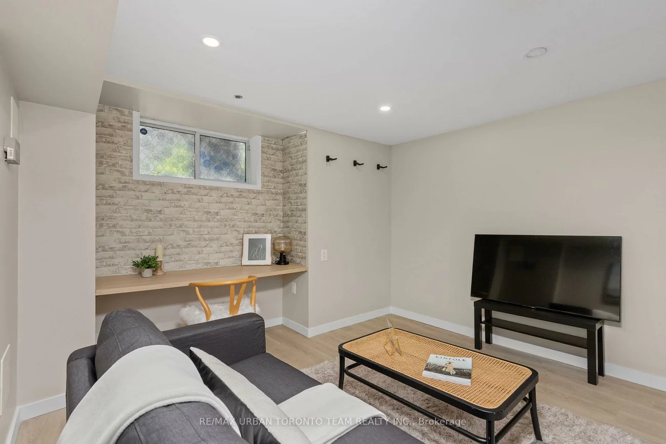12, Old Primrose, Regent Park, Toronto