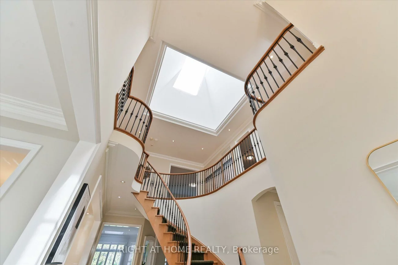 154, Charlton, Newtonbrook West, Toronto