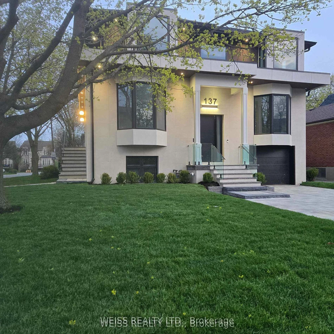 137, Bannockburn, Bedford Park-Nortown, Toronto