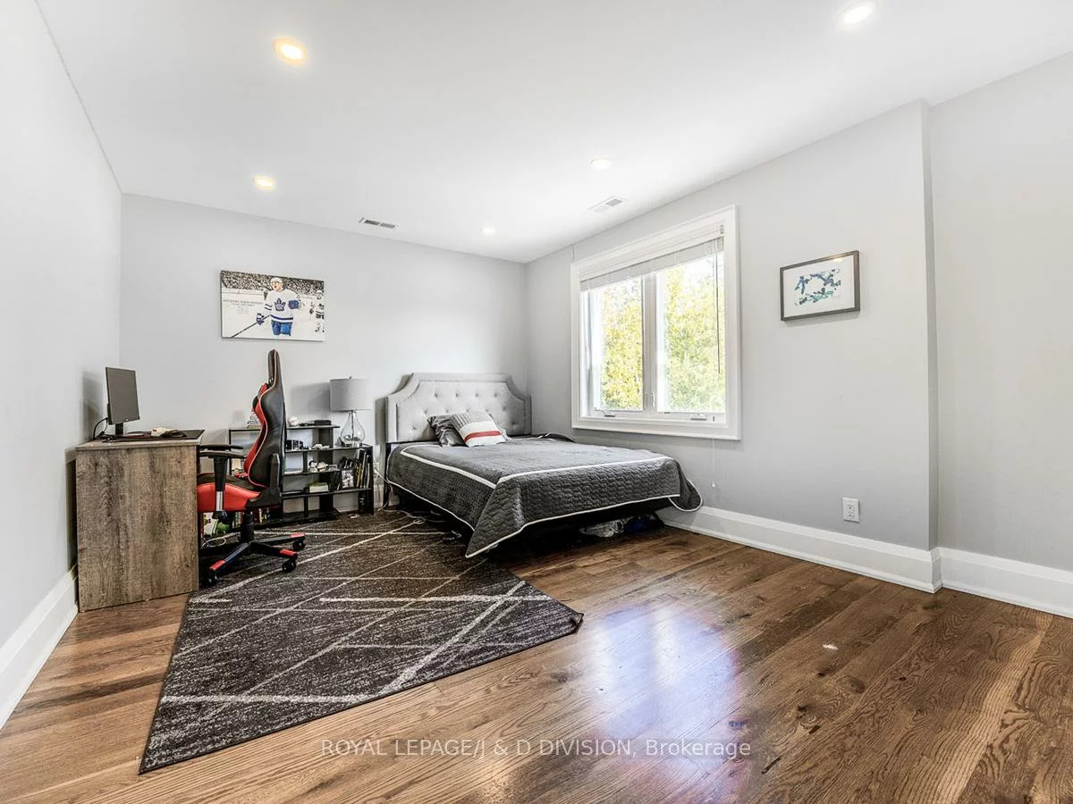 30, Broadleaf, Banbury-Don Mills, Toronto