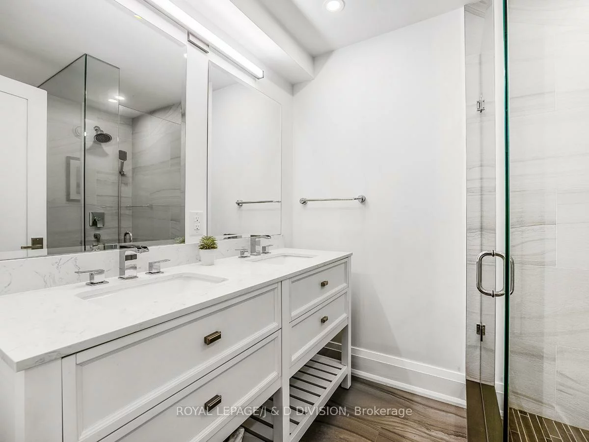 30, Broadleaf, Banbury-Don Mills, Toronto