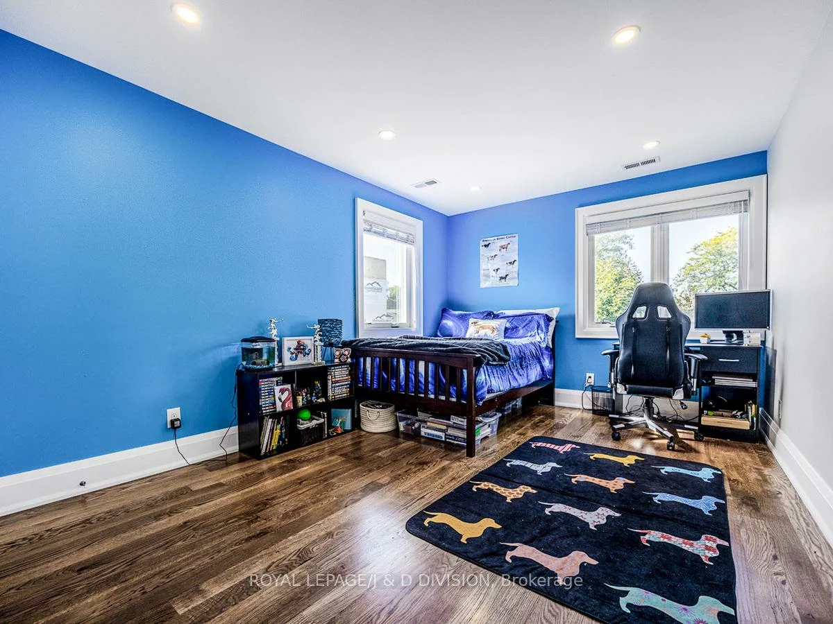 30, Broadleaf, Banbury-Don Mills, Toronto