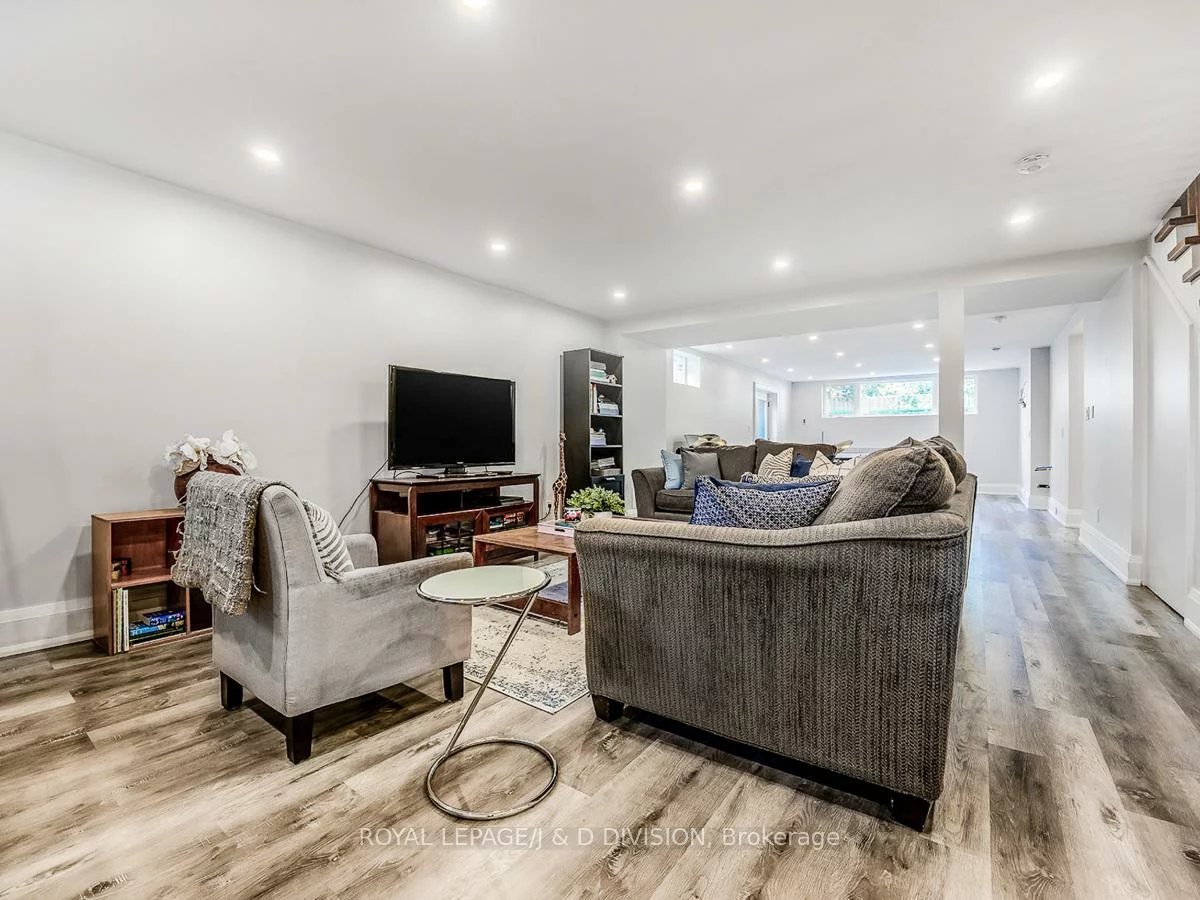 30, Broadleaf, Banbury-Don Mills, Toronto