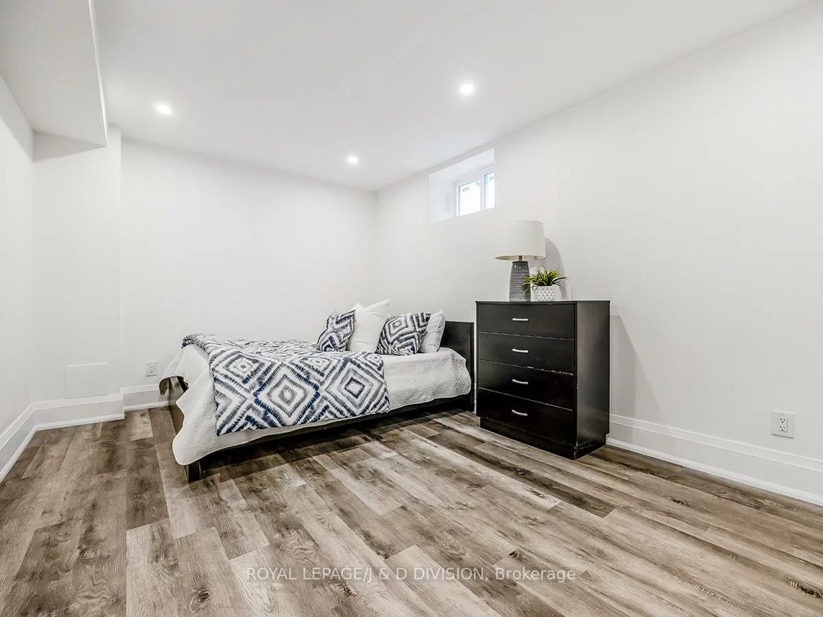 30, Broadleaf, Banbury-Don Mills, Toronto