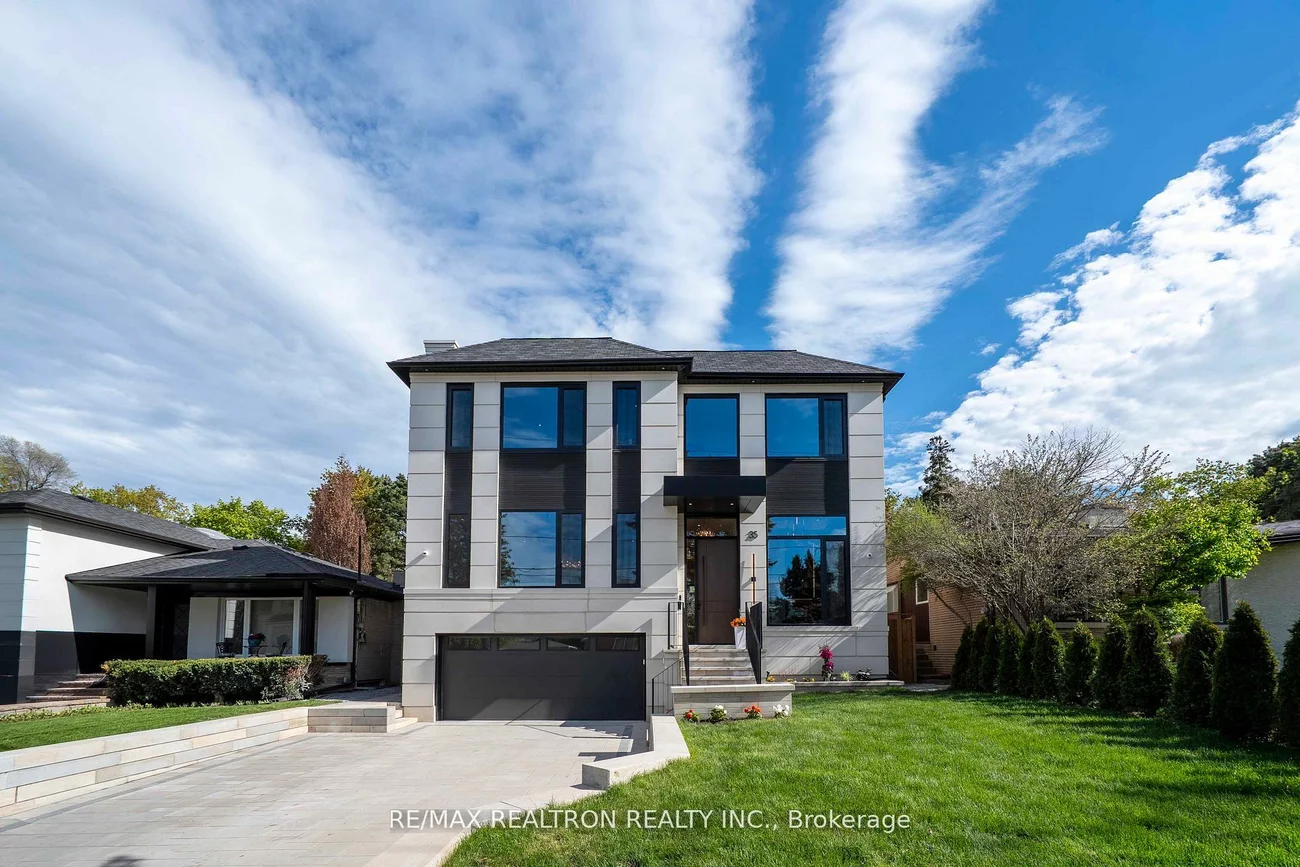 35, Foxwarren, Bayview Village, Toronto