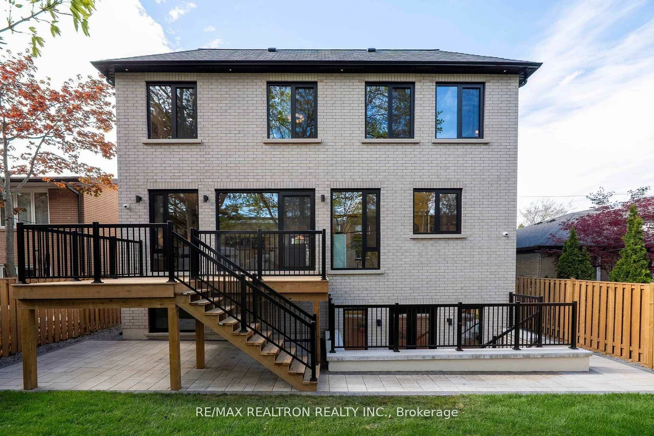 35, Foxwarren, Bayview Village, Toronto