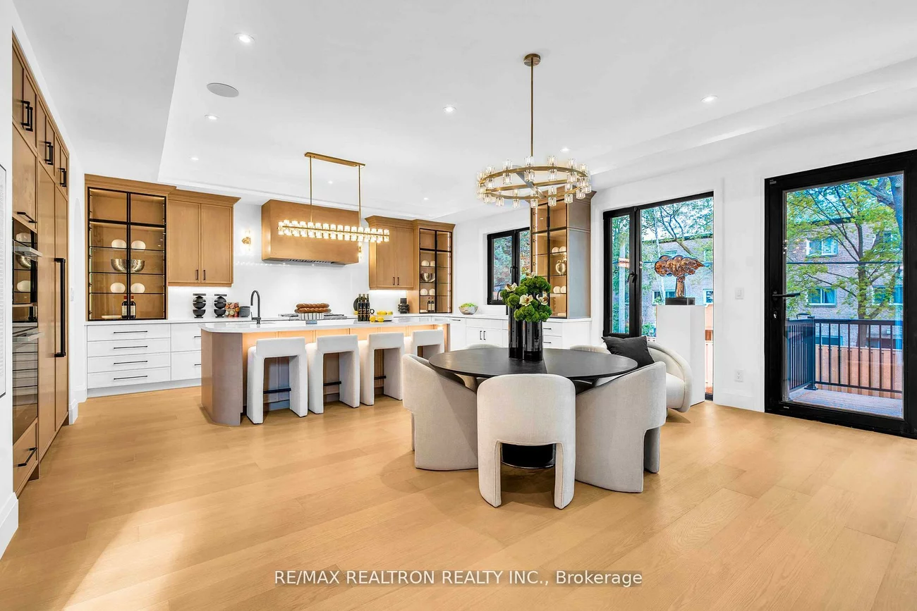 35, Foxwarren, Bayview Village, Toronto