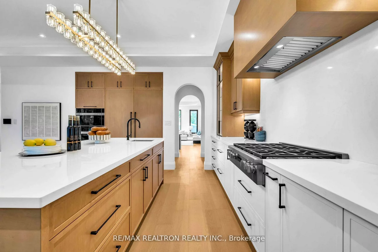 35, Foxwarren, Bayview Village, Toronto