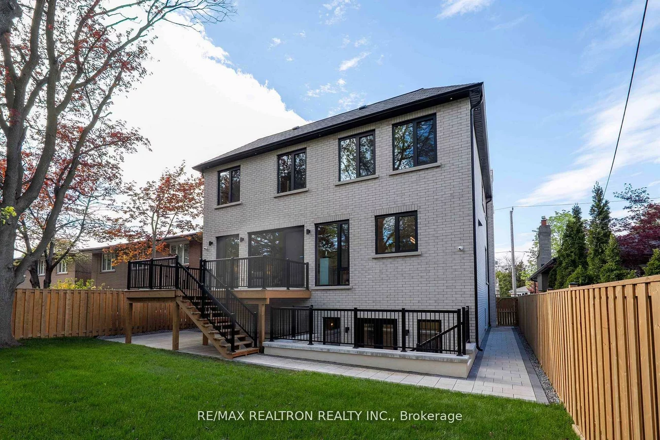 35, Foxwarren, Bayview Village, Toronto