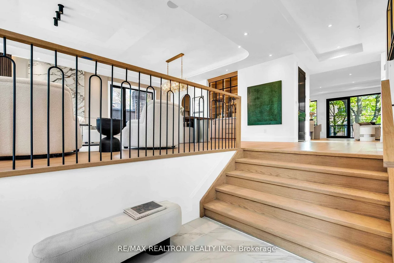 35, Foxwarren, Bayview Village, Toronto