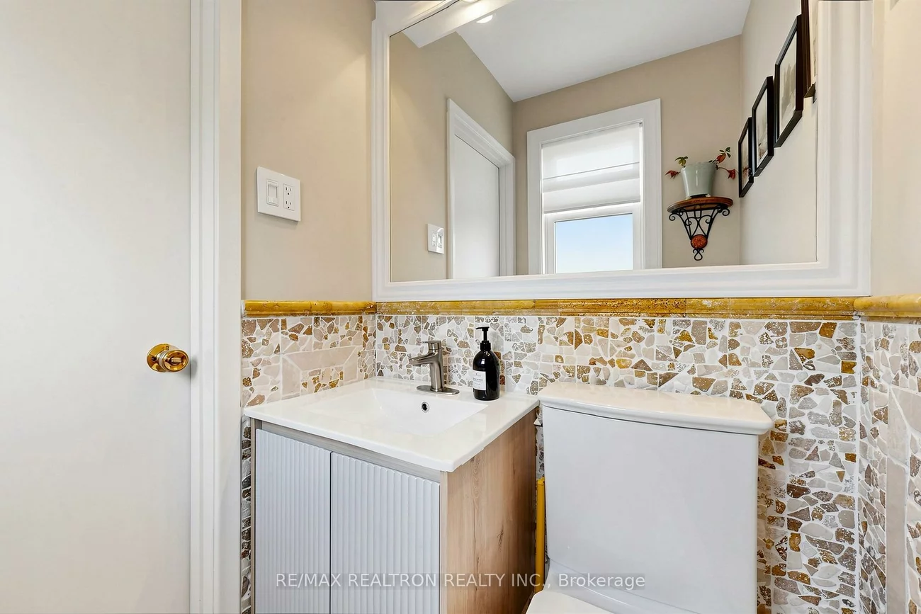 8, Cassandra, Parkwoods-Donalda, Toronto