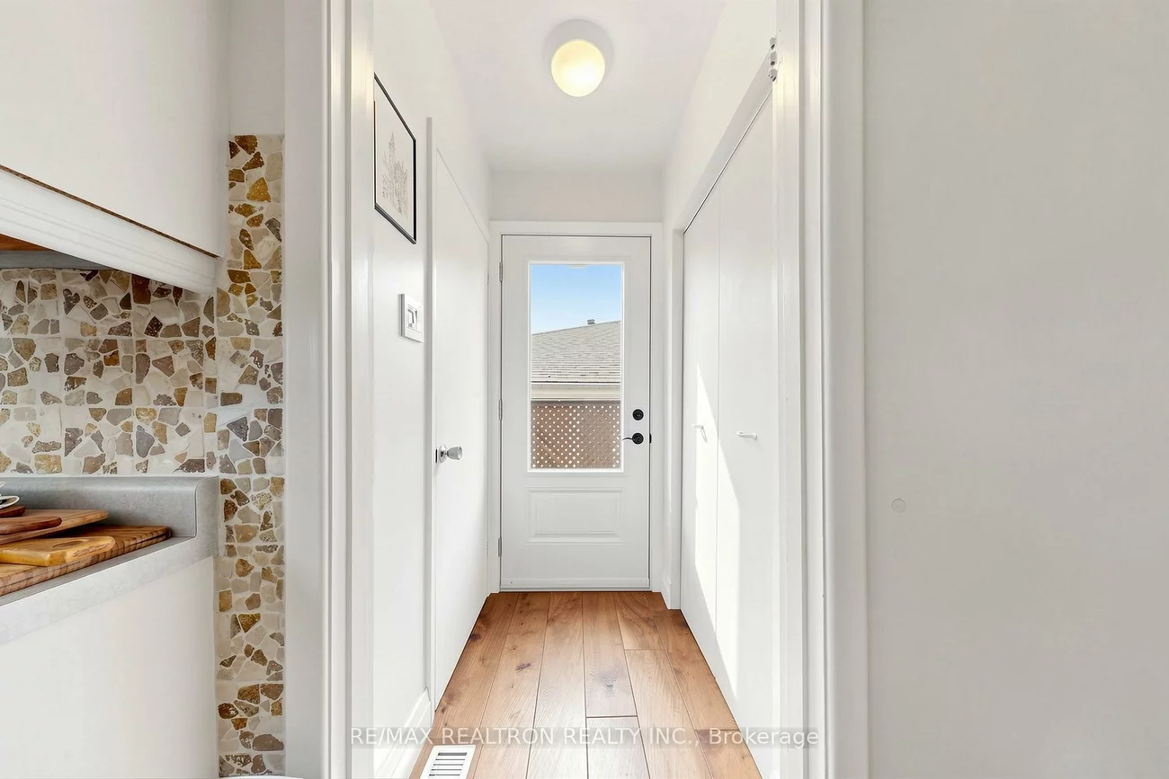 8, Cassandra, Parkwoods-Donalda, Toronto