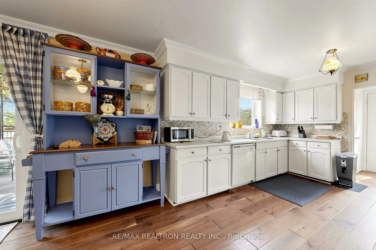 8, Cassandra, Parkwoods-Donalda, Toronto