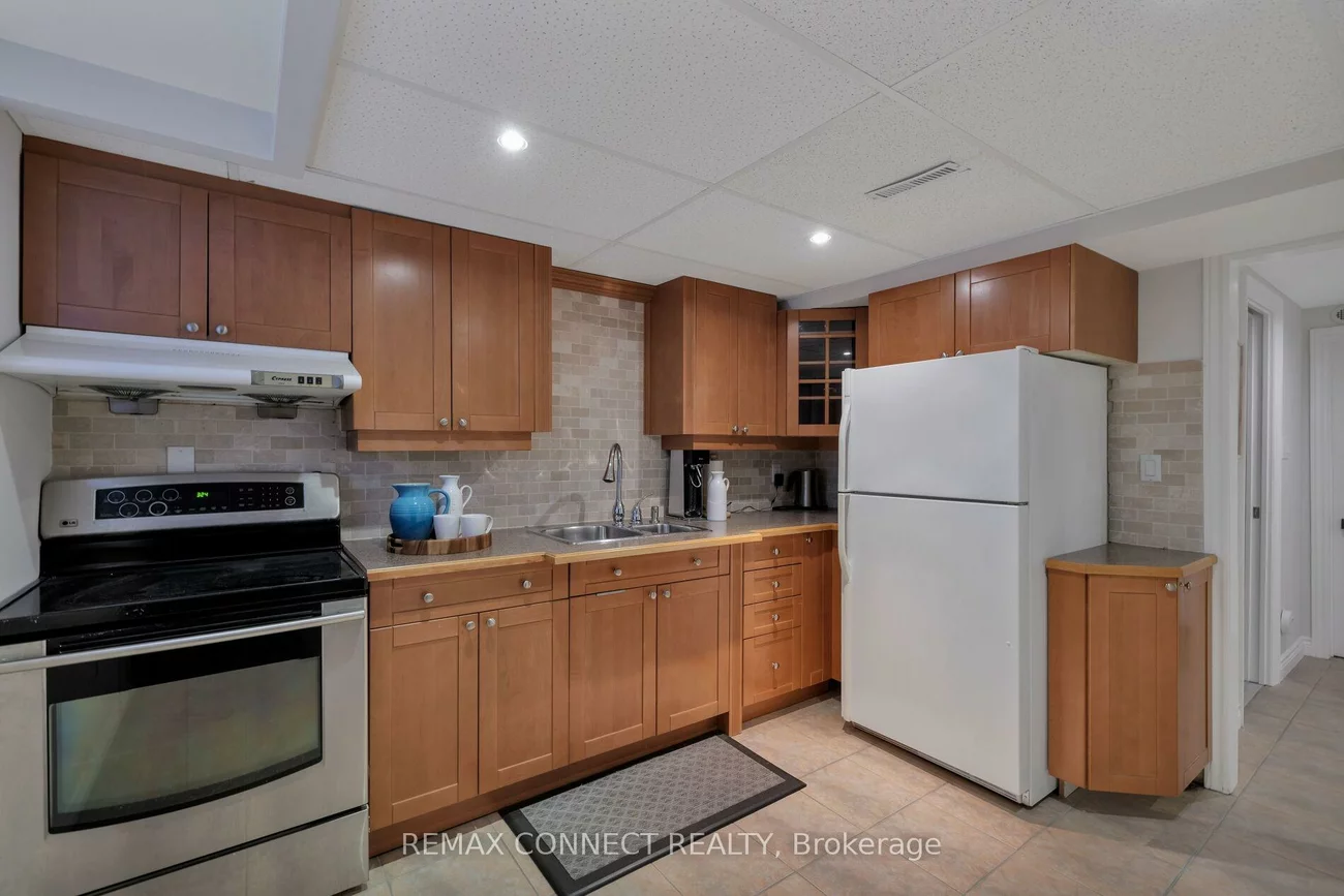 52, Angus, Don Valley Village, Toronto