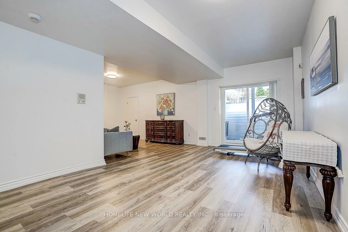 594, Woburn, Bedford Park-Nortown, Toronto