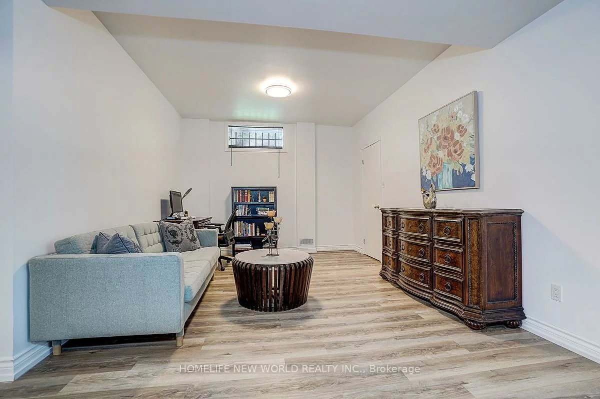 594, Woburn, Bedford Park-Nortown, Toronto