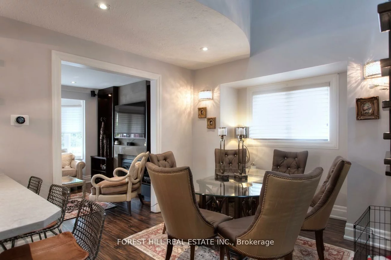 136, Hollywood, Willowdale East, Toronto
