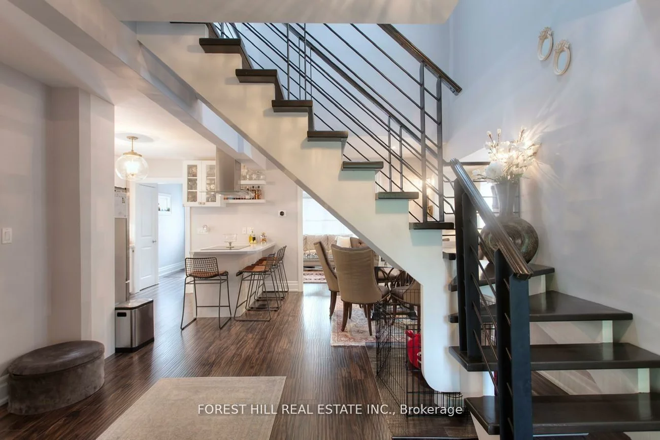 136, Hollywood, Willowdale East, Toronto