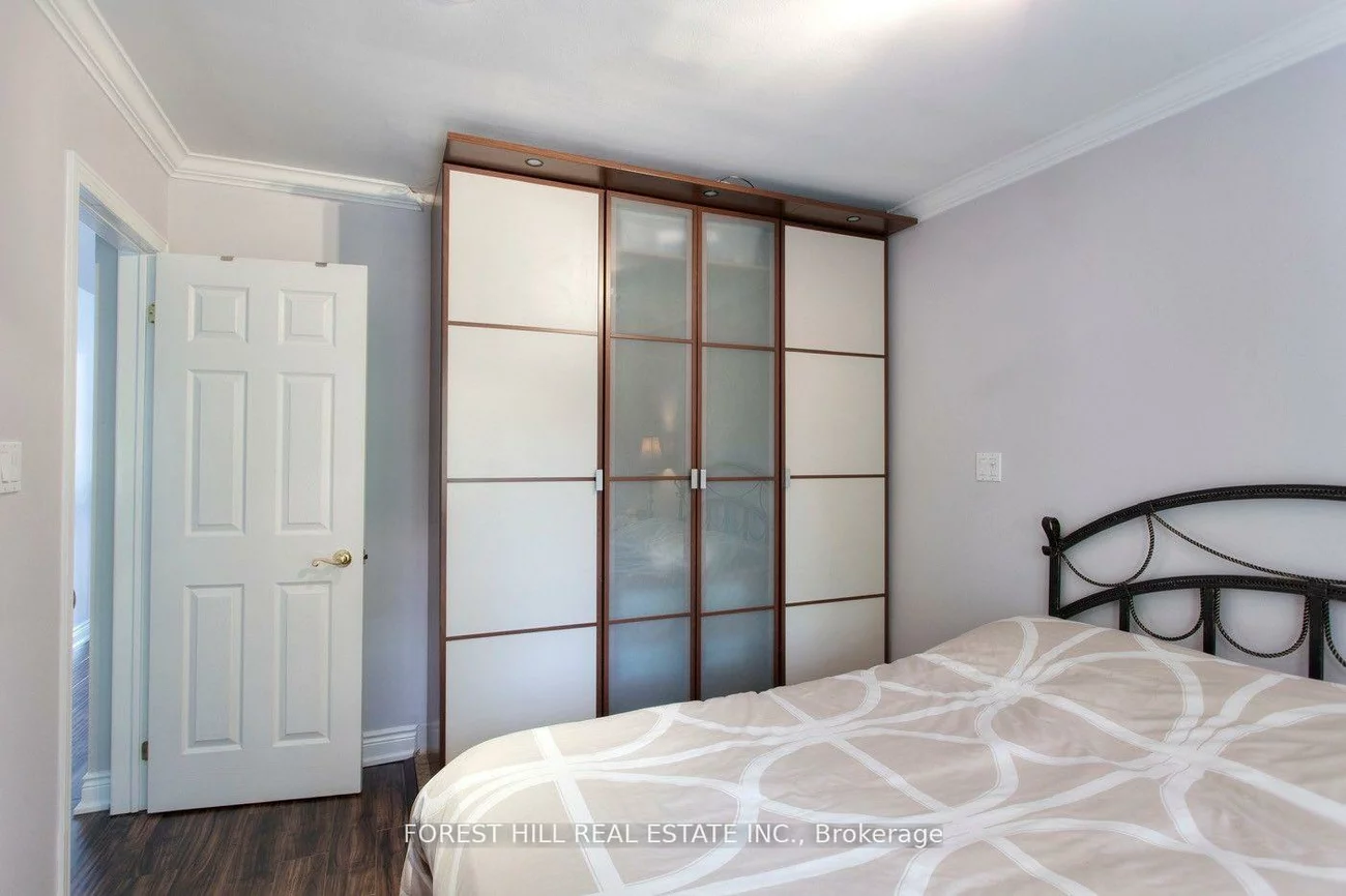 136, Hollywood, Willowdale East, Toronto