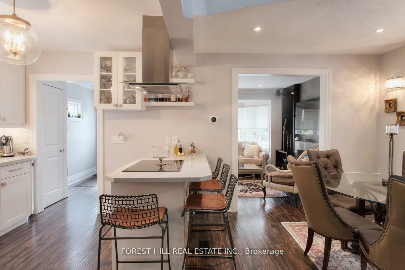 136, Hollywood, Willowdale East, Toronto