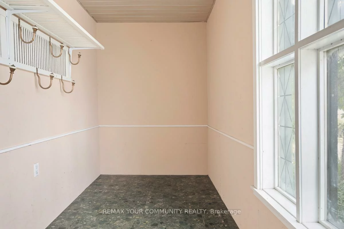 39, Cadillac, Clanton Park, Toronto
