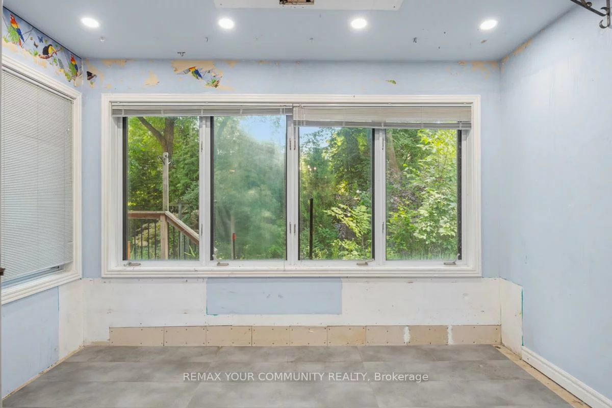 39, Cadillac, Clanton Park, Toronto
