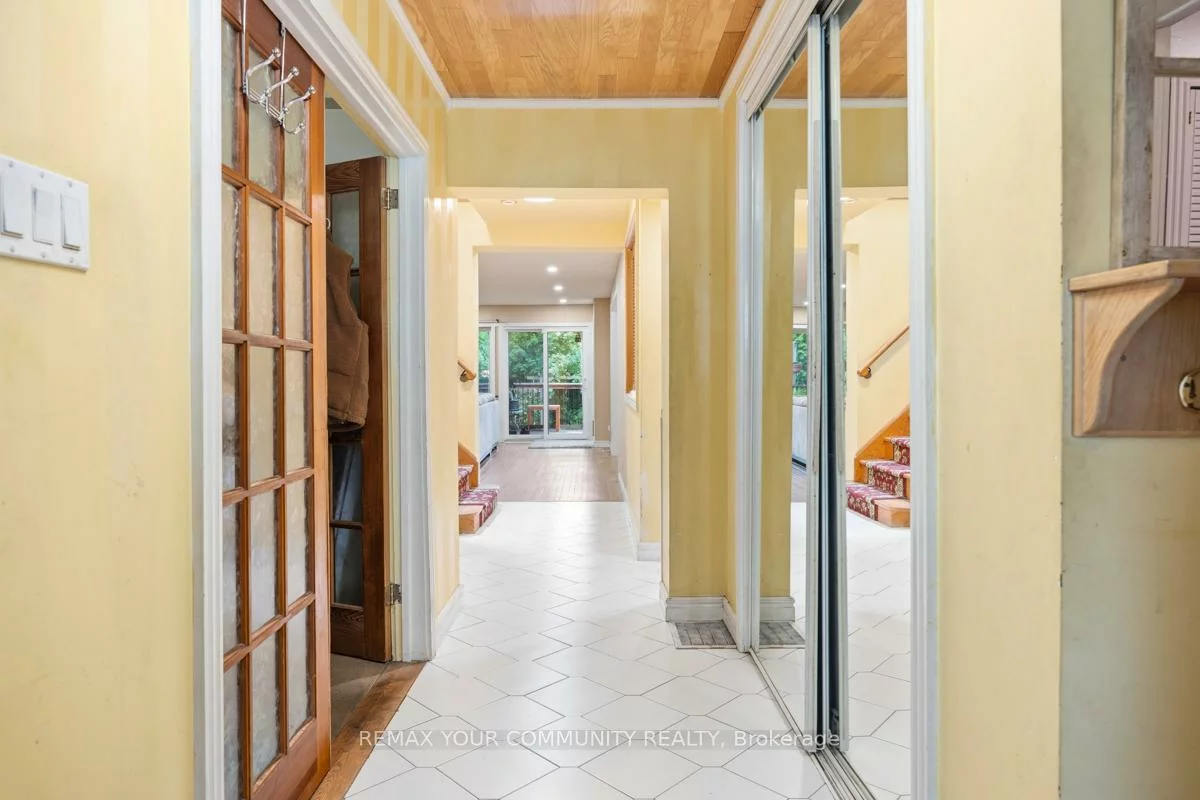 39, Cadillac, Clanton Park, Toronto