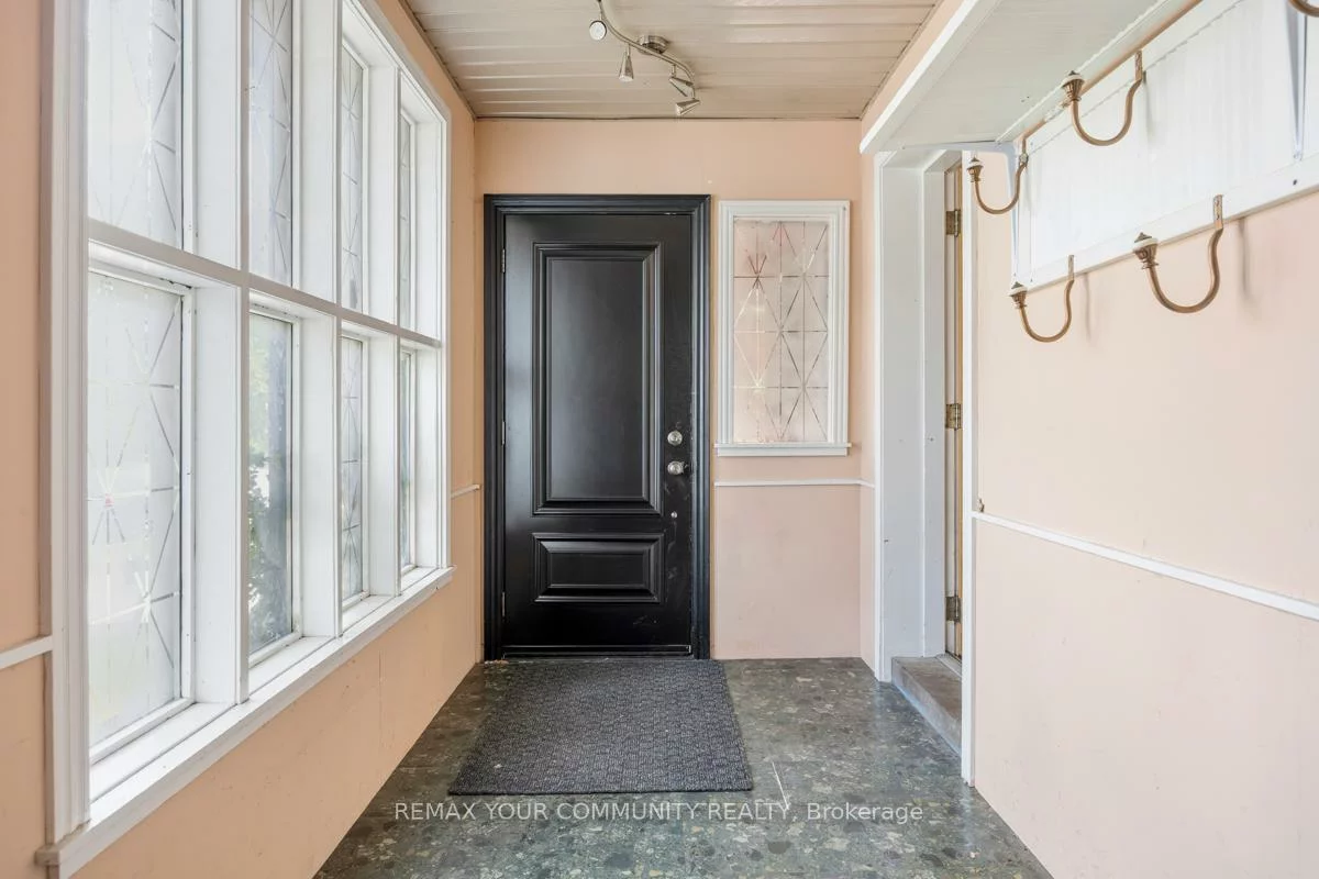 39, Cadillac, Clanton Park, Toronto