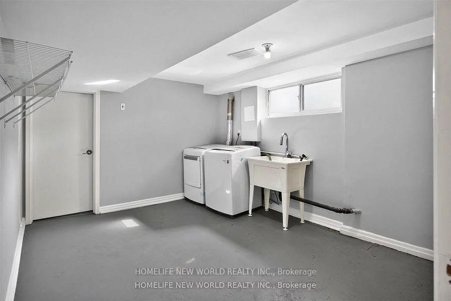 203, Goddard, Bathurst Manor, Toronto