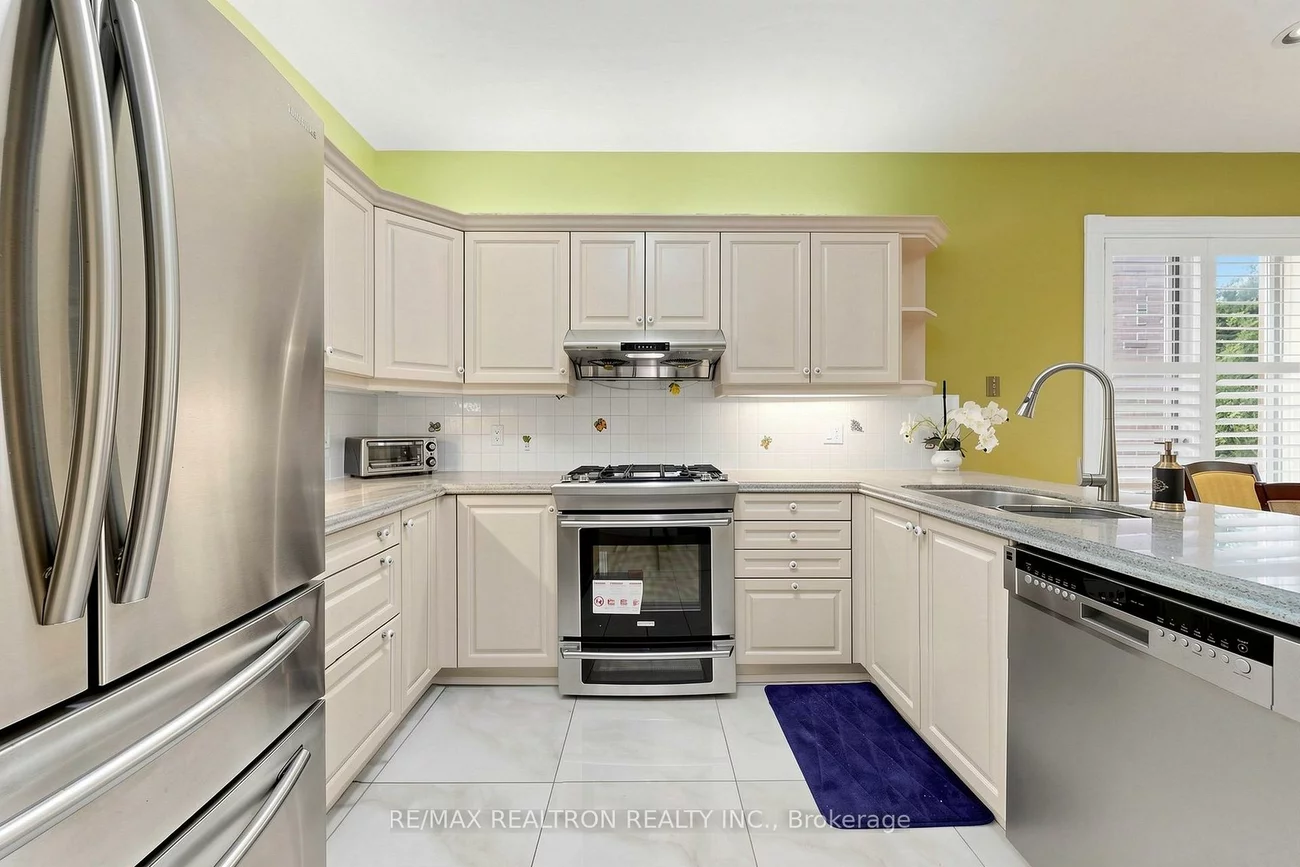 352, Deloraine, Bedford Park-Nortown, Toronto