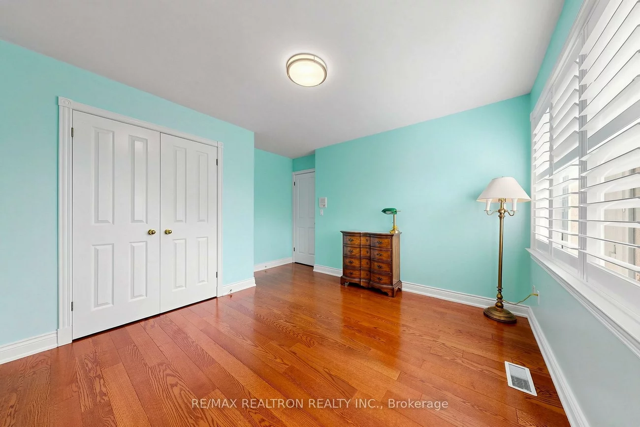 352, Deloraine, Bedford Park-Nortown, Toronto
