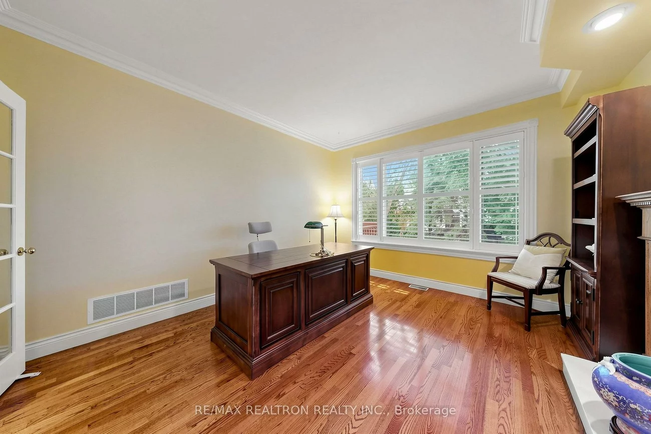 352, Deloraine, Bedford Park-Nortown, Toronto