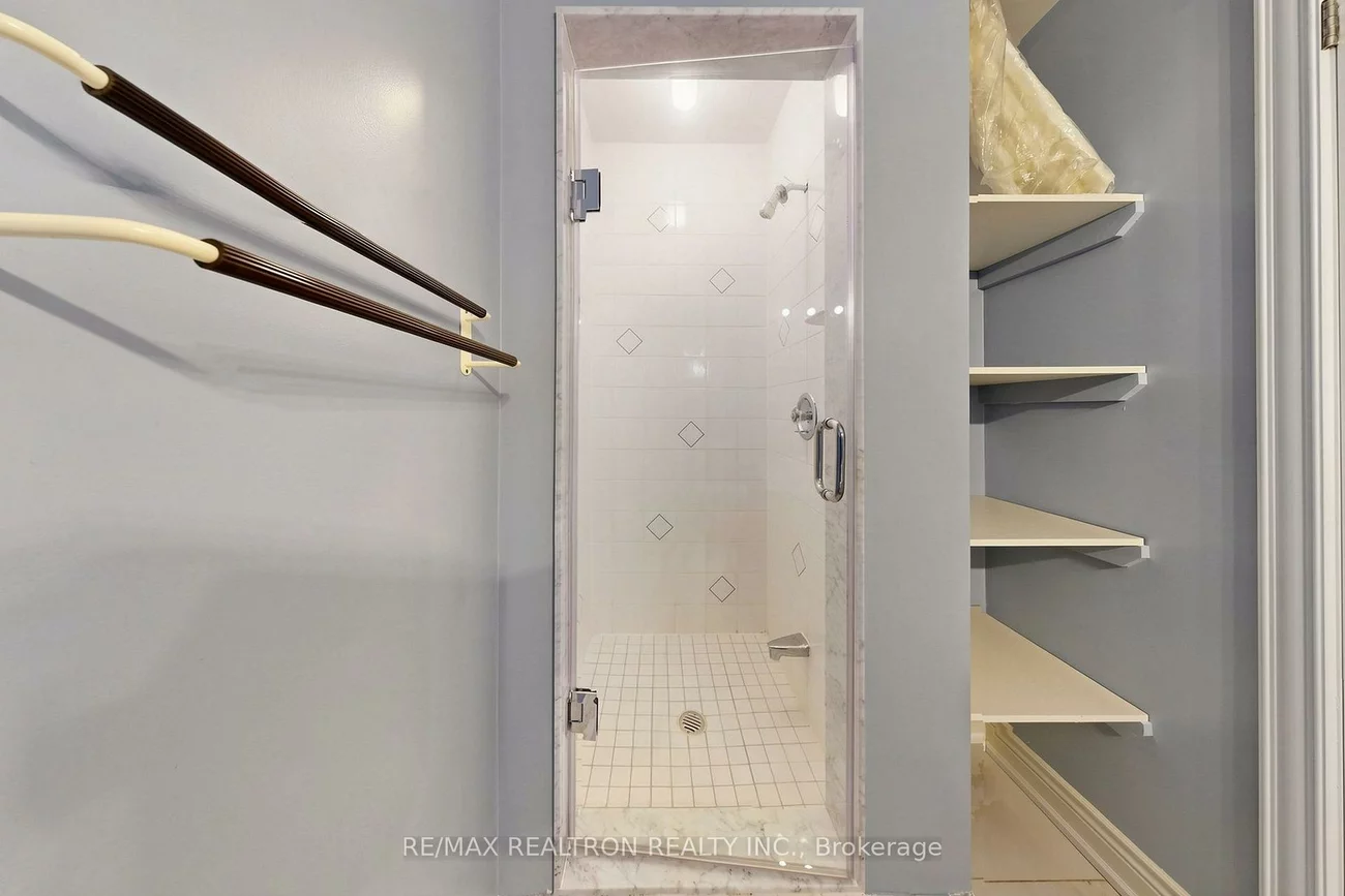 352, Deloraine, Bedford Park-Nortown, Toronto