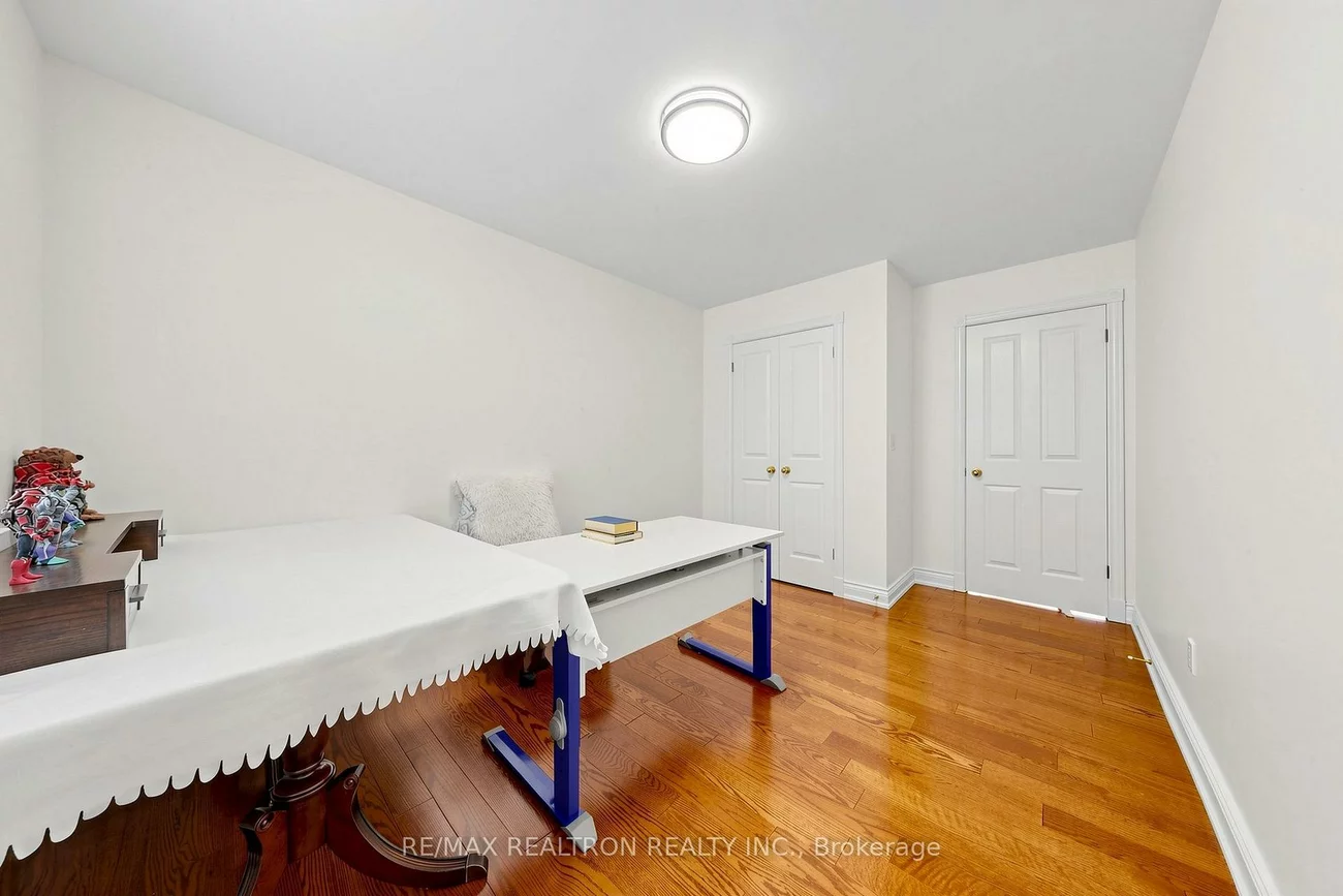 352, Deloraine, Bedford Park-Nortown, Toronto