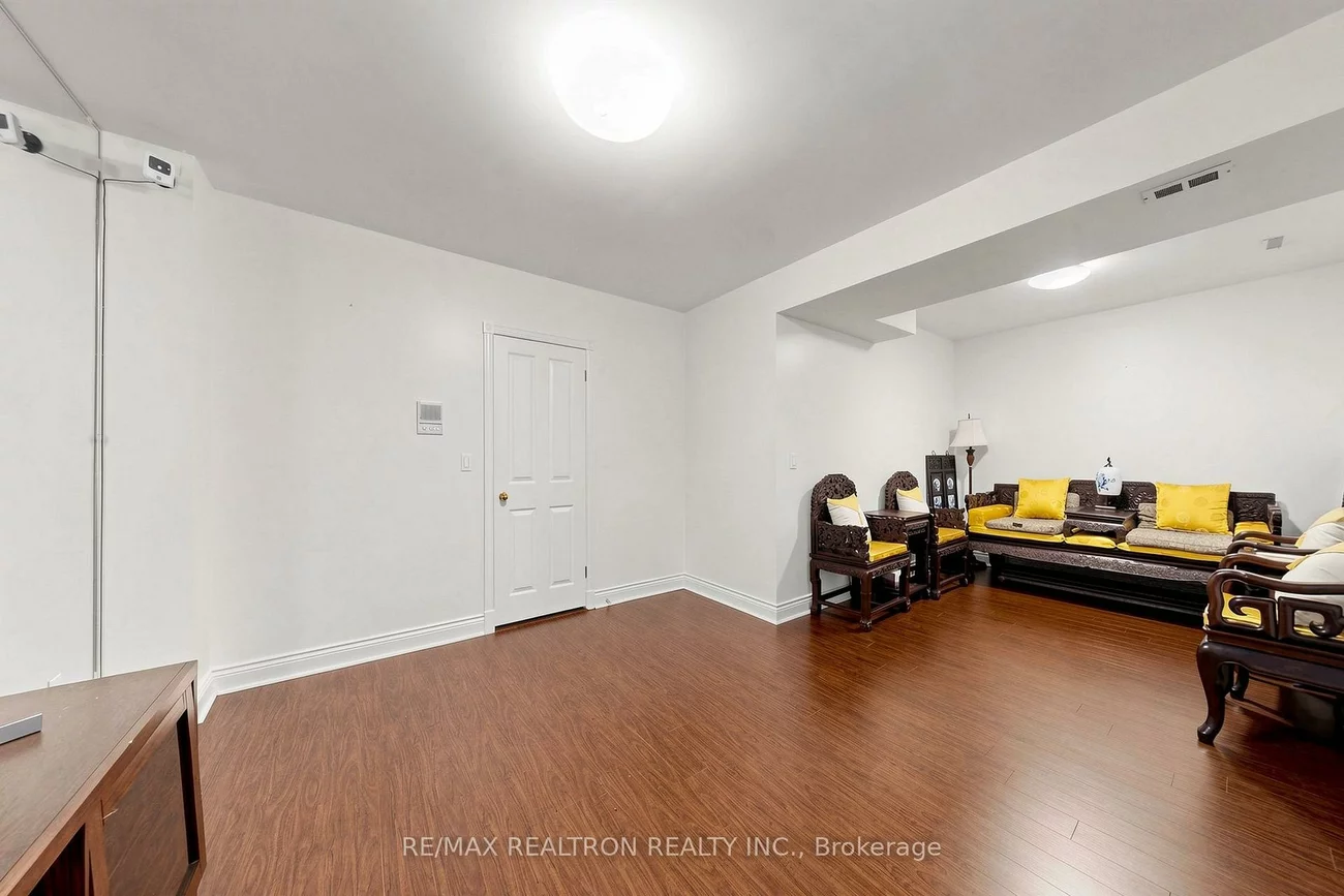 352, Deloraine, Bedford Park-Nortown, Toronto