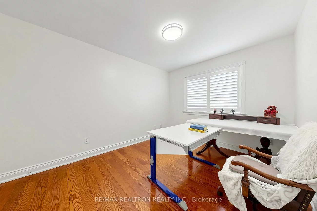 352, Deloraine, Bedford Park-Nortown, Toronto