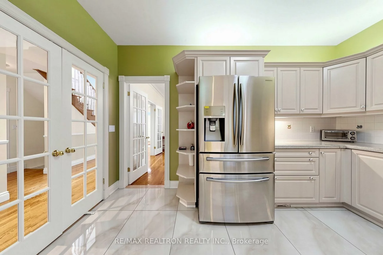 352, Deloraine, Bedford Park-Nortown, Toronto