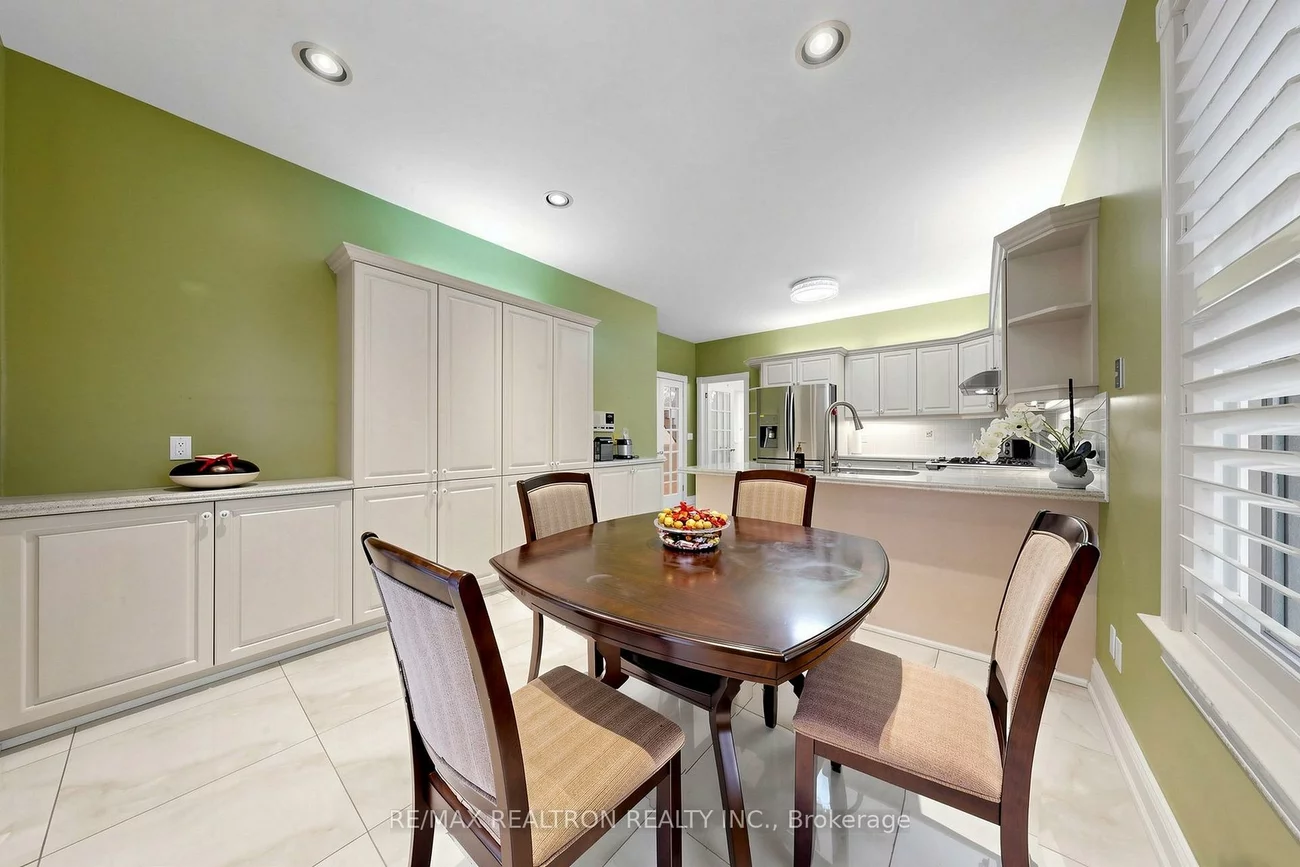 352, Deloraine, Bedford Park-Nortown, Toronto