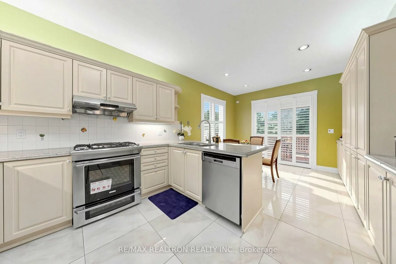 352, Deloraine, Bedford Park-Nortown, Toronto