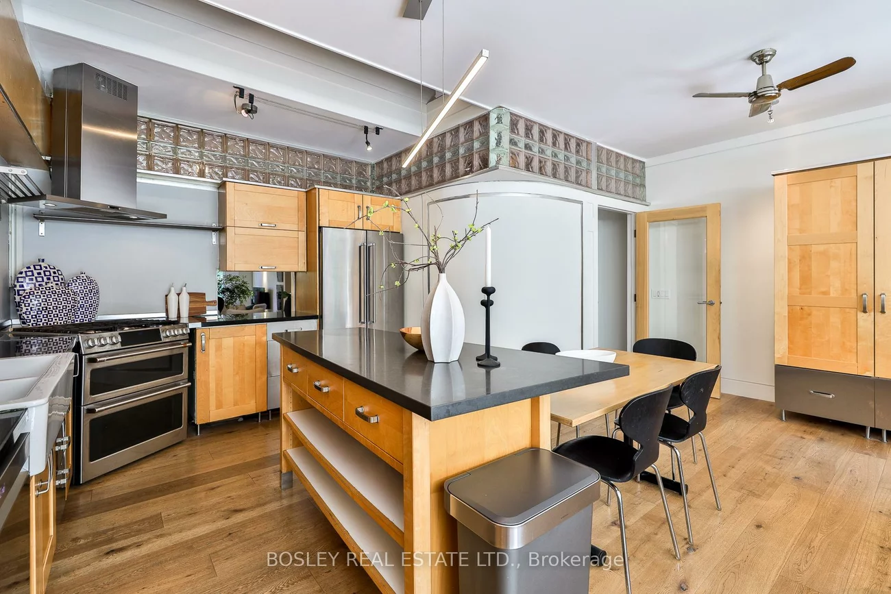 301, Keewatin, Mount Pleasant East, Toronto