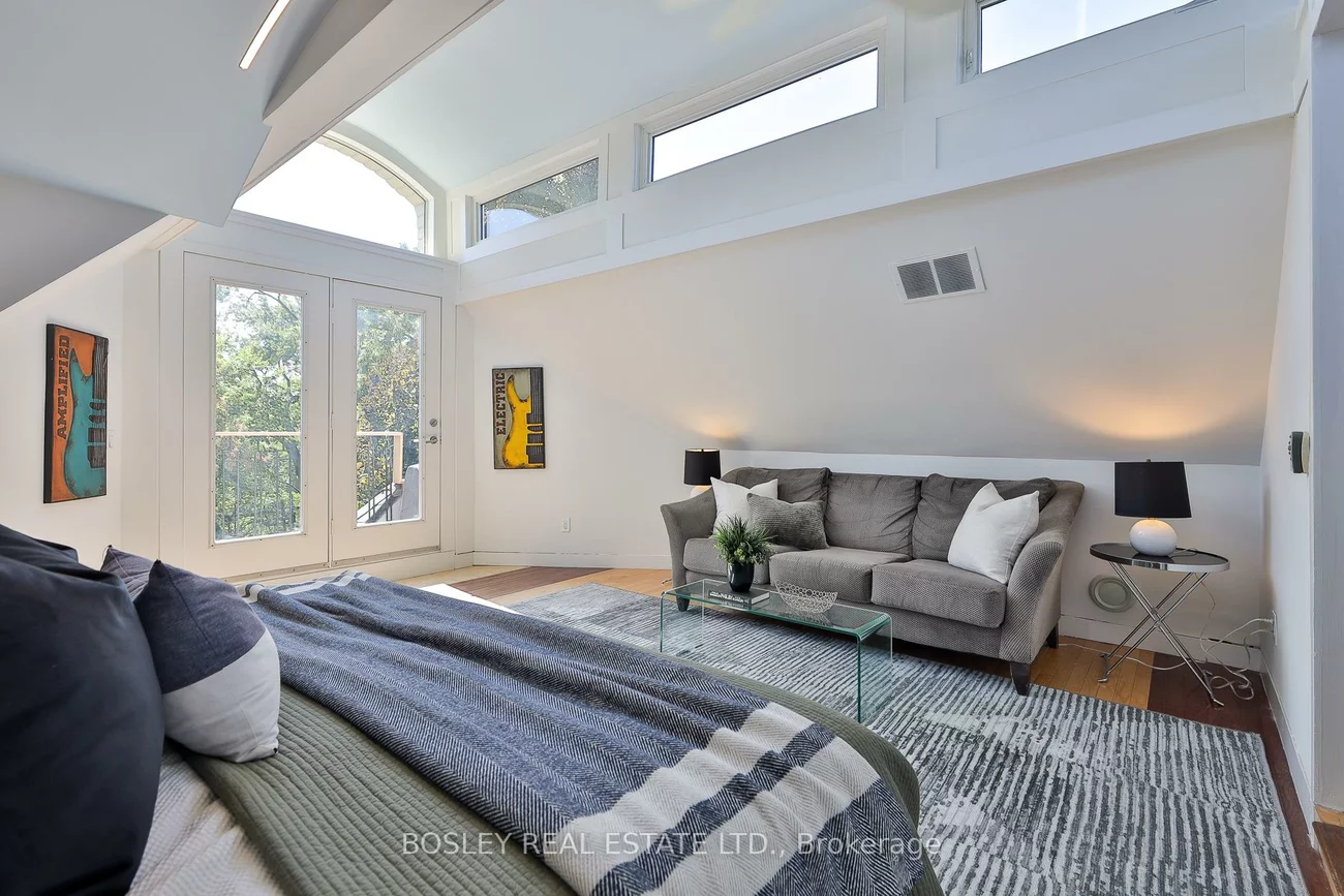 301, Keewatin, Mount Pleasant East, Toronto
