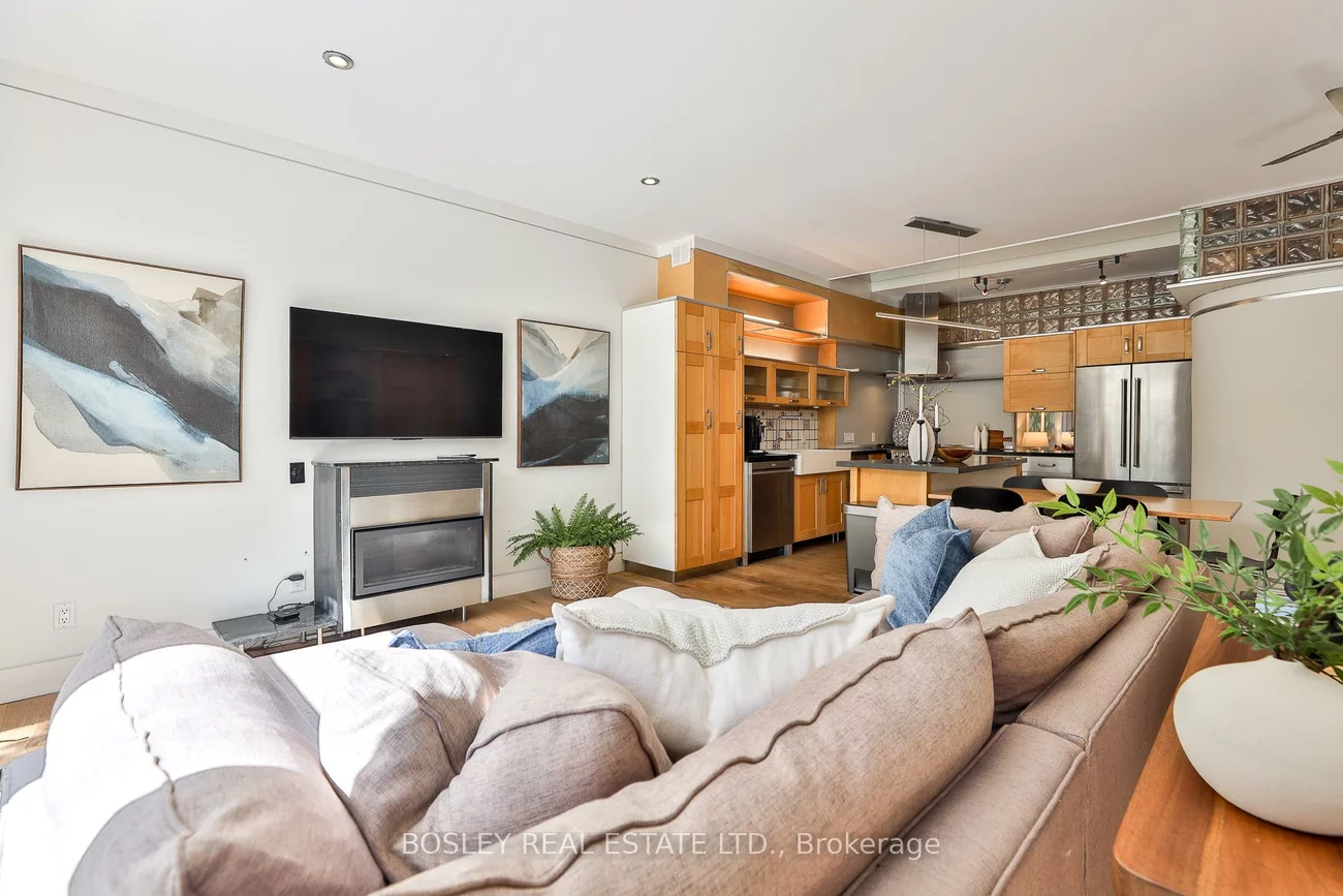 301, Keewatin, Mount Pleasant East, Toronto