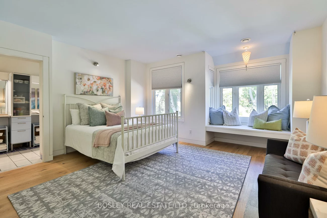 301, Keewatin, Mount Pleasant East, Toronto