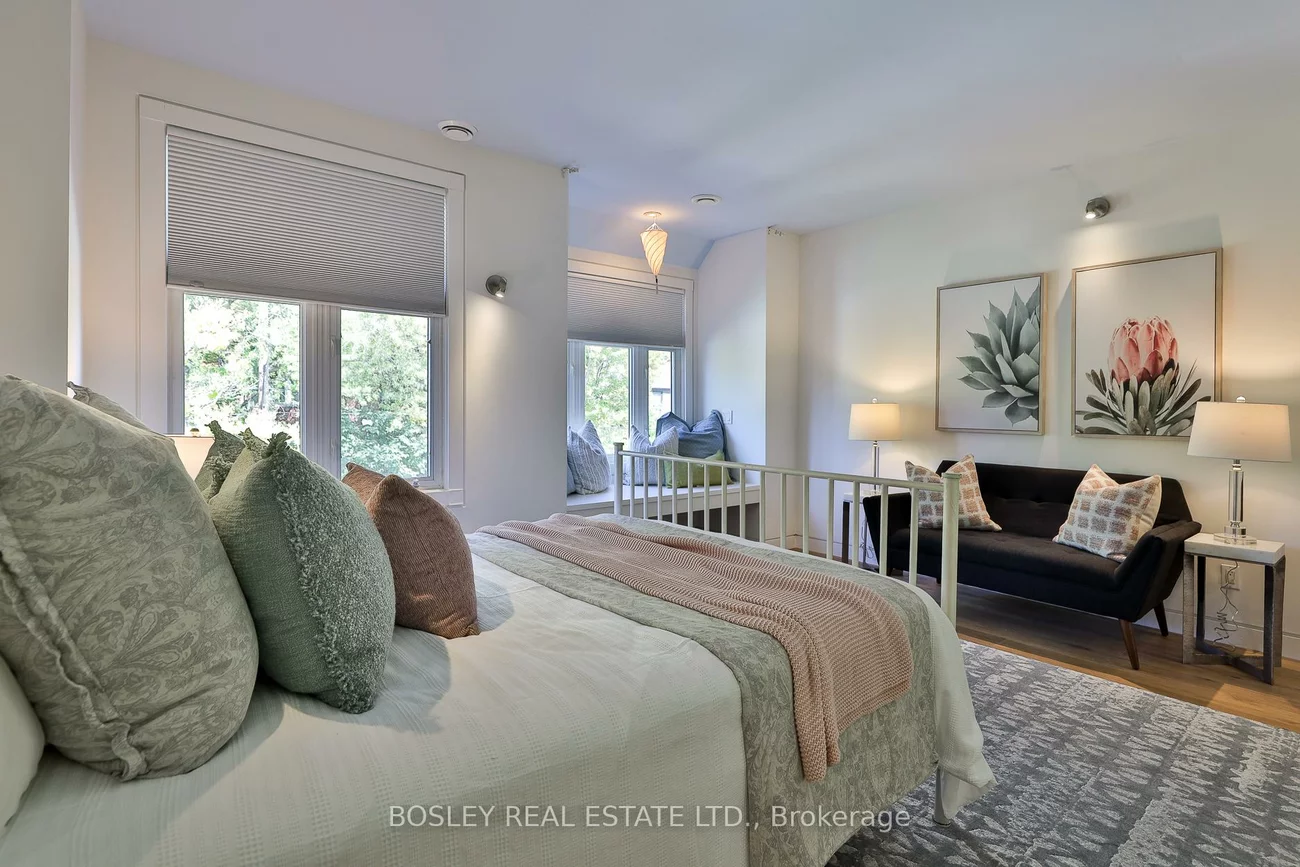 301, Keewatin, Mount Pleasant East, Toronto