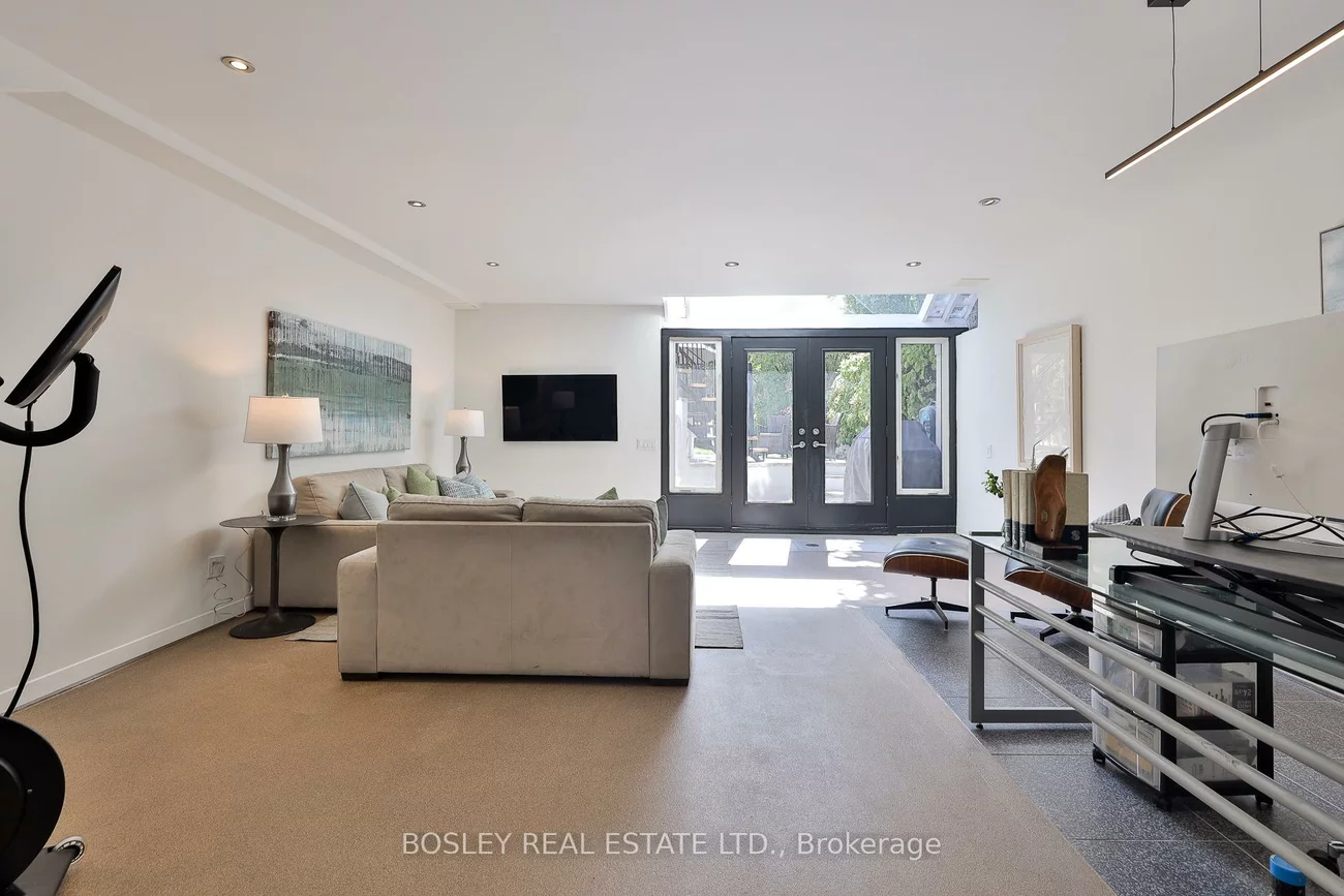 301, Keewatin, Mount Pleasant East, Toronto